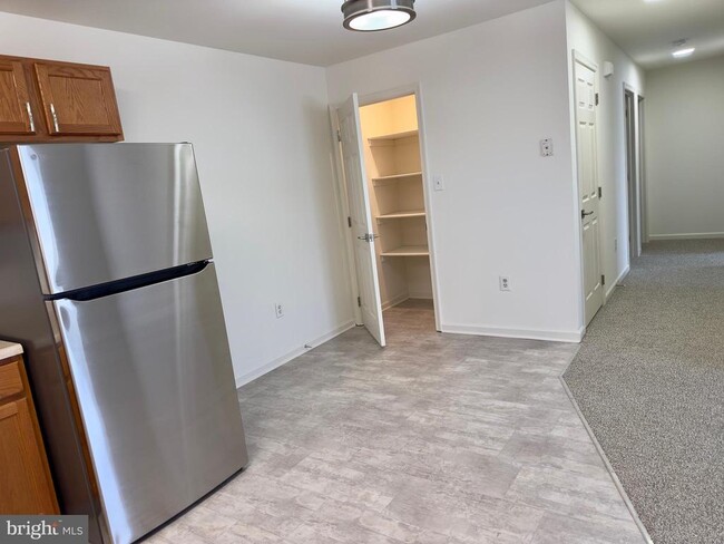 Building Photo - 10 Sequoia Dr