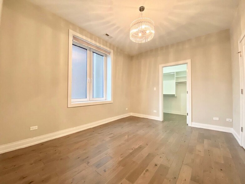 Building Photo - 317 W Evergreen Ave