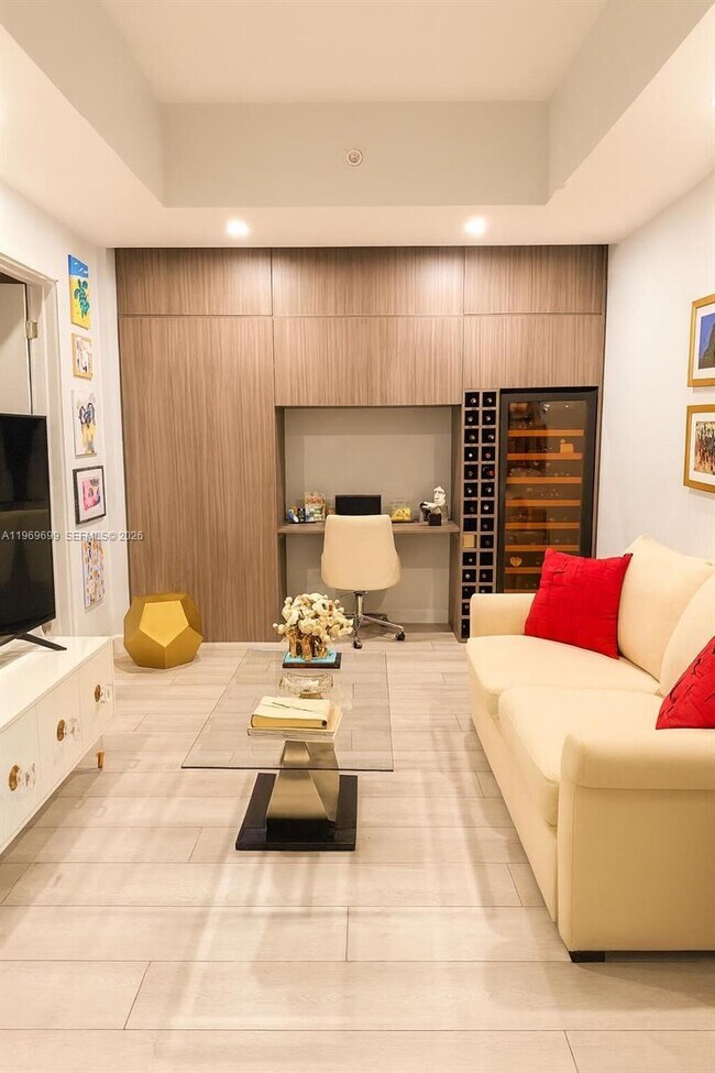 Building Photo - 851 NE 1st Ave