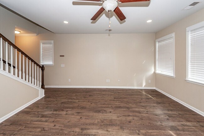 Building Photo - 3 Bedroom, 2.5 Bathroom Home in Hunters Bend - Ladson