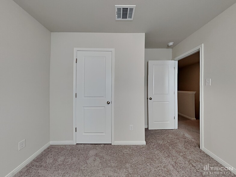 Building Photo - 10122 Cerritos dr