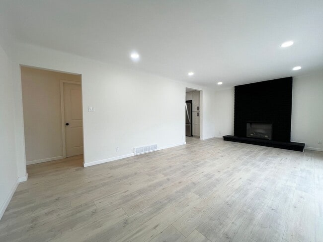 Building Photo - 1120 GILBERT AVENUE (REAR) | ROCK HILL 63119