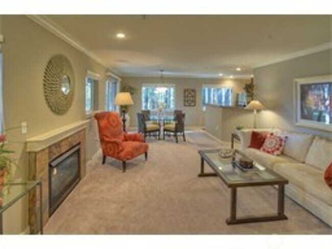 Building Photo - 3Bd/2Bd Issaquah Condo