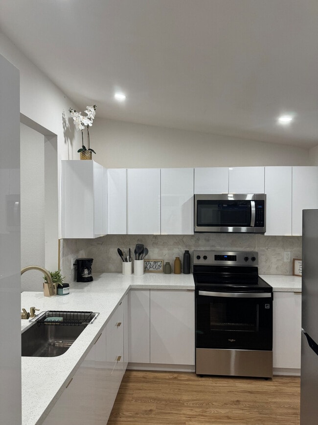 Building Photo - 20423 NW 29th Pl