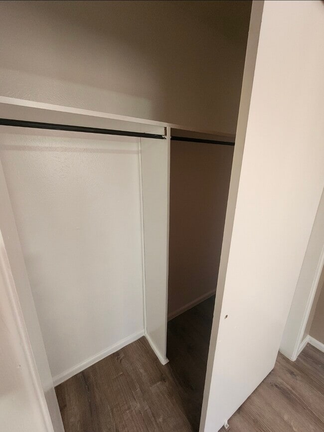 Building Photo - 3 bed 2 bath home with 1 car garage