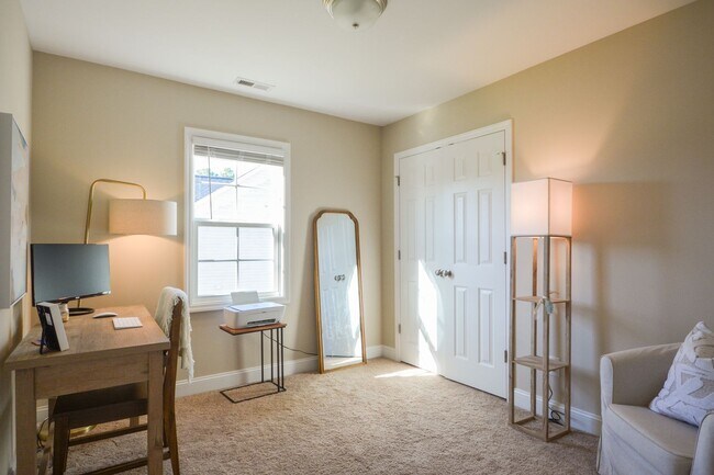 Building Photo - Beautiful 3 Bedroom Home in Everett's Creek Community