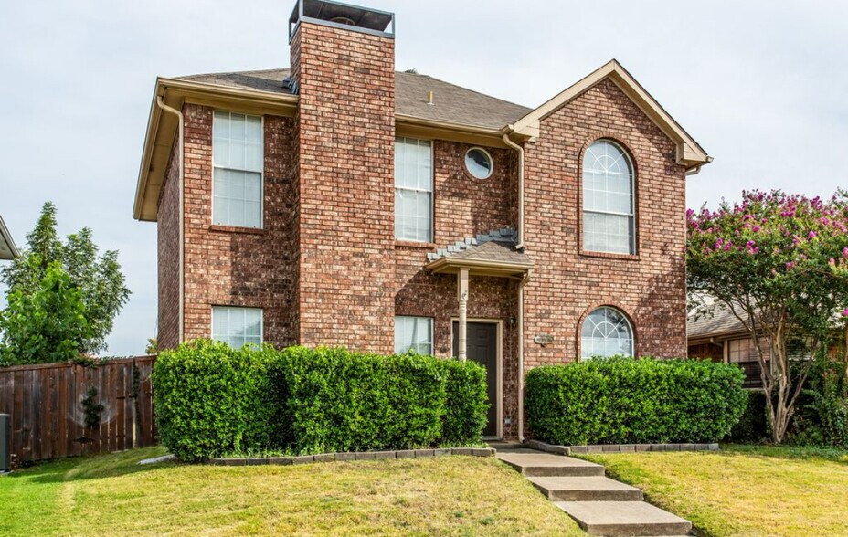 Building Photo - 807 Burr Oak Dr