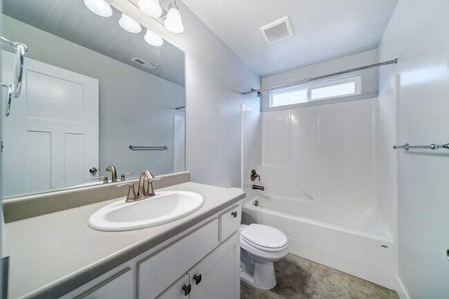 Building Photo - 13124 Tower Ridge Dr