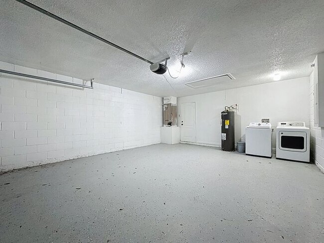 Building Photo - Charming 3-Bedroom Rental in Poinciana