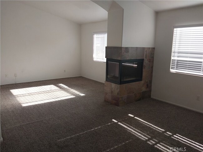 Building Photo - 935 Redtail Dr