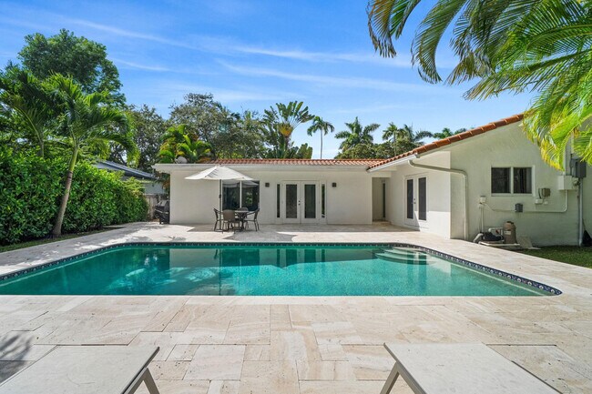 Building Photo - 326 Seven Isles Dr