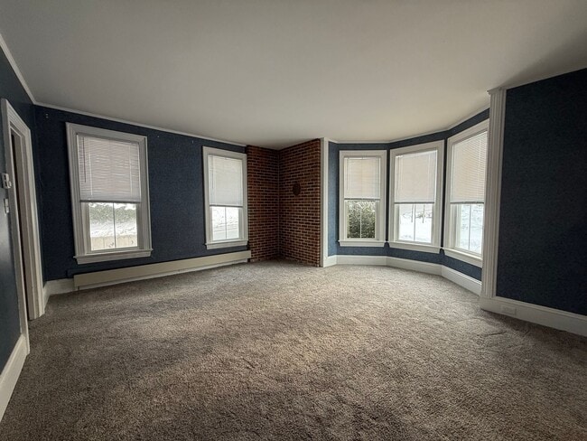 Building Photo - Pine Grove Mills Apartment!