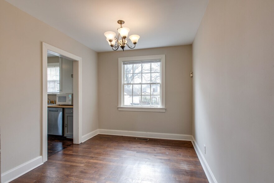 Building Photo - 253 Thuss Ave