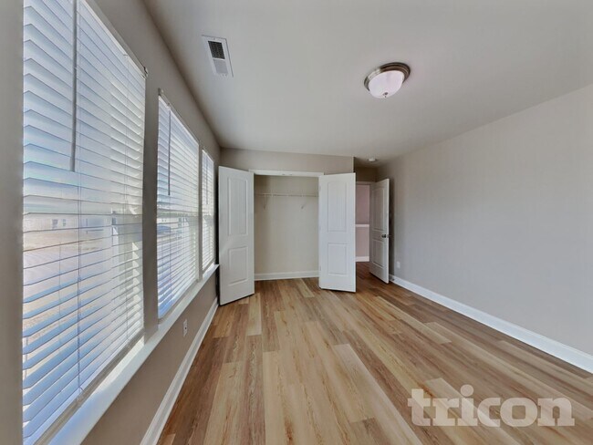 Building Photo - 50 Gallery Park Dr