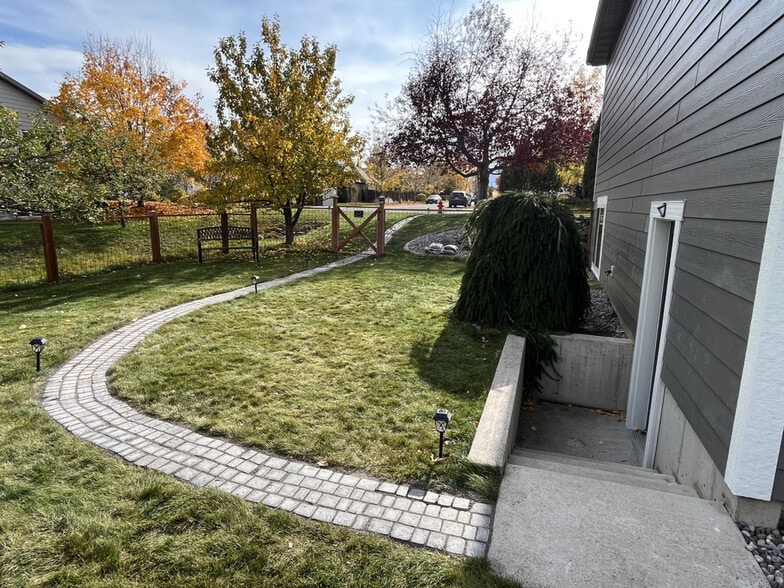 Building Photo - 603 Cornell Dr