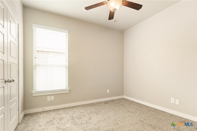 Building Photo - 541 Creekside Frst