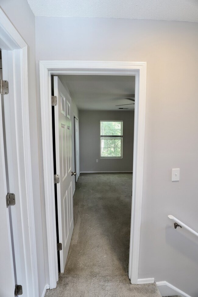 Building Photo - 1910 Lybrand St