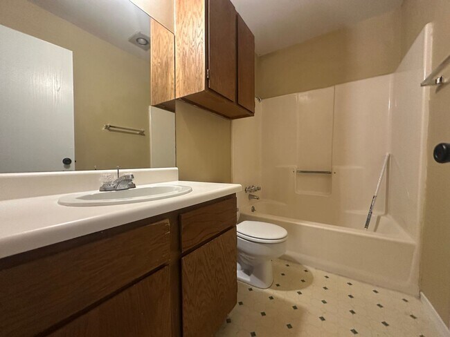 Building Photo - 2 Bed 1.5 Bath in Austin