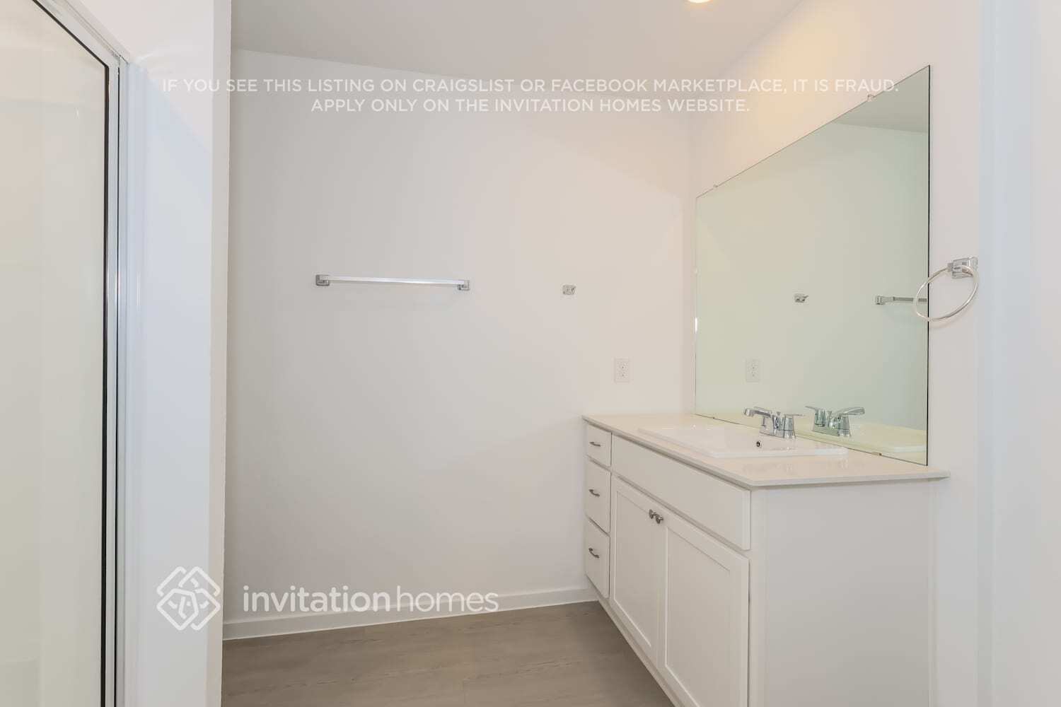 Building Photo - 15215 Abella Dr