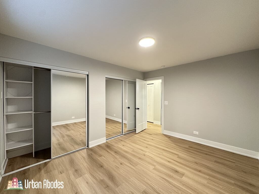 Building Photo - 533 W Aldine Ave