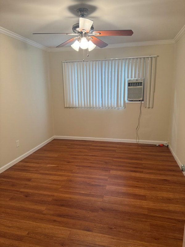 Building Photo - 10970 Bluffside Dr