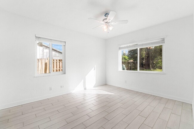 Building Photo - 5068 Sunrise Blvd