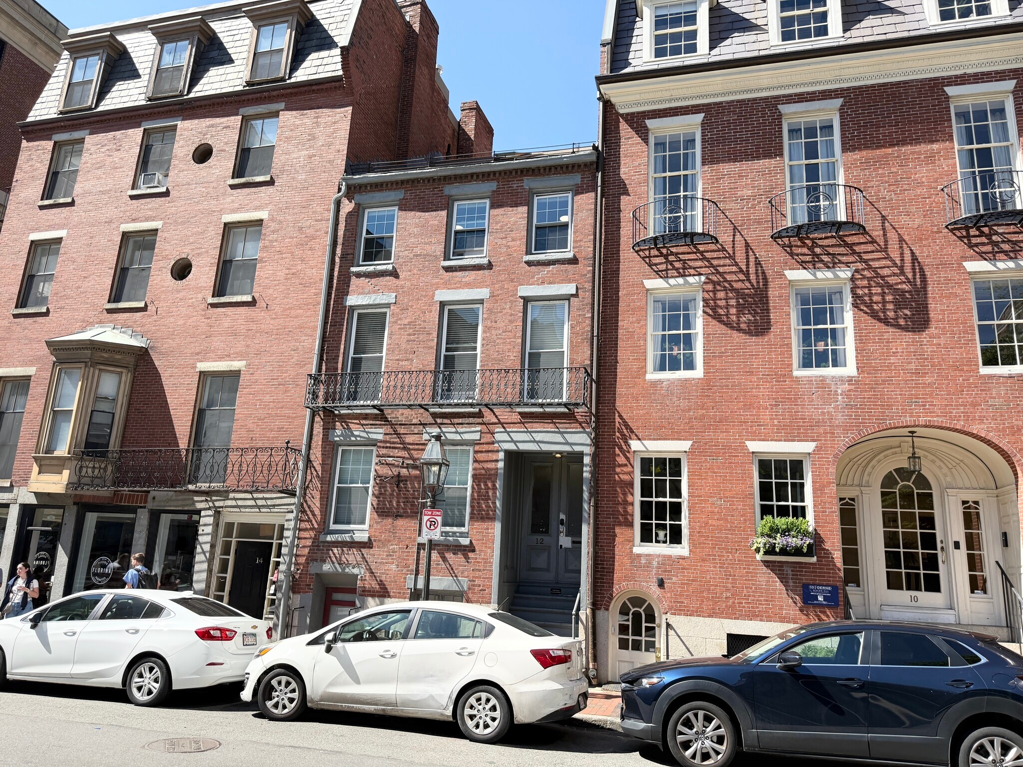 Building Photo - 14 Derne St