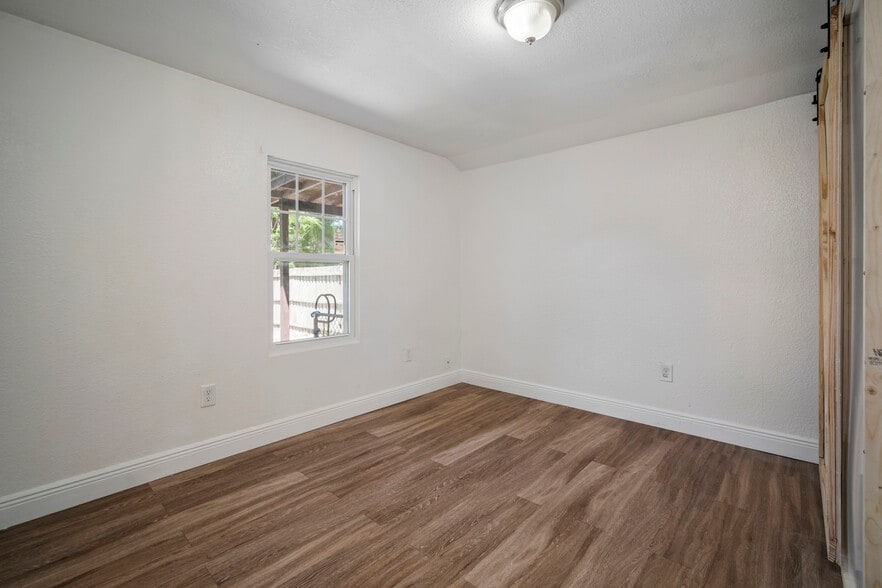 Second Bedroom - 2012 E Idlewild Ave