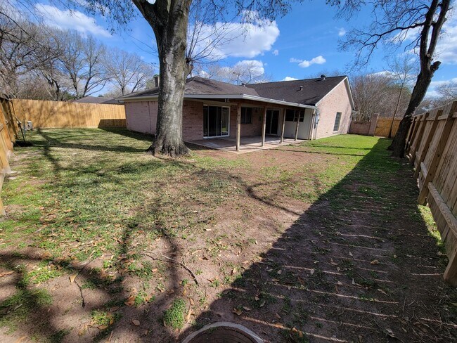 Building Photo - 22522 Deville Dr