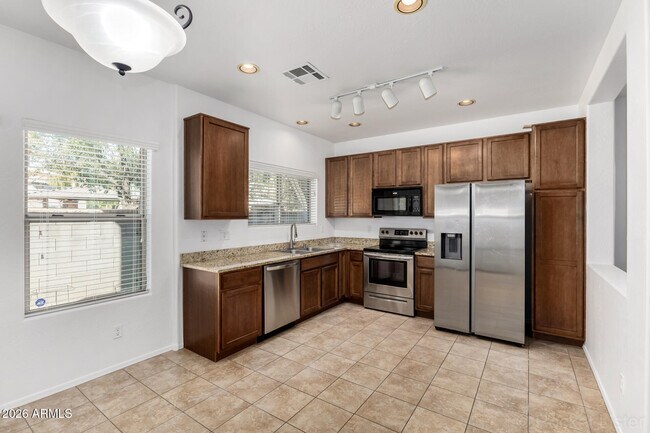 Building Photo - 1180 E Buffalo St