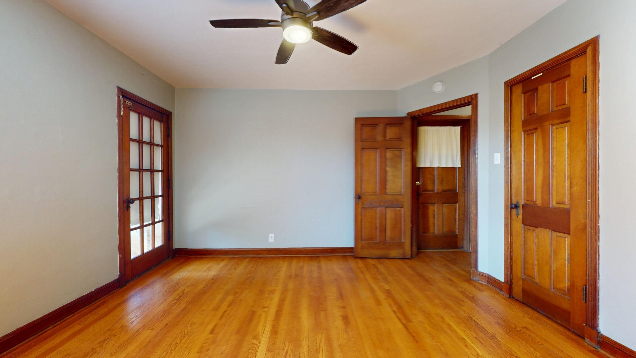 Building Photo - 5816 Mardel Ave