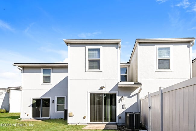 Building Photo - 524 Eiseman Wy