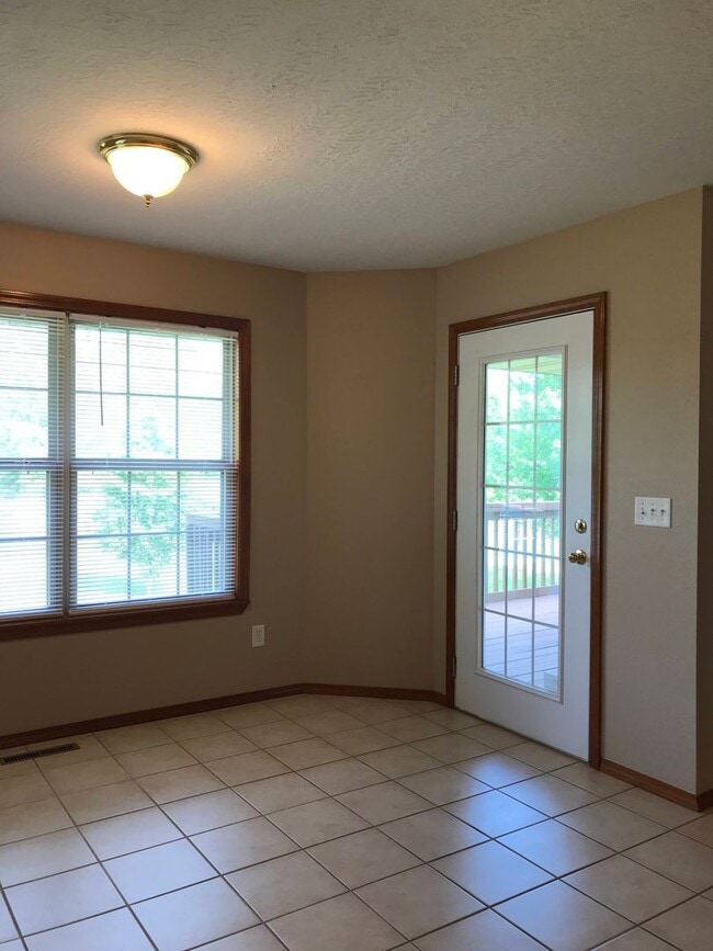 Building Photo - Walkout Basement Home Must See