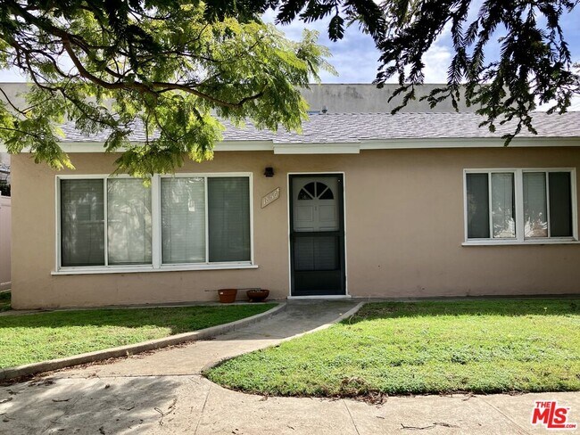 Building Photo - 1856 9th St