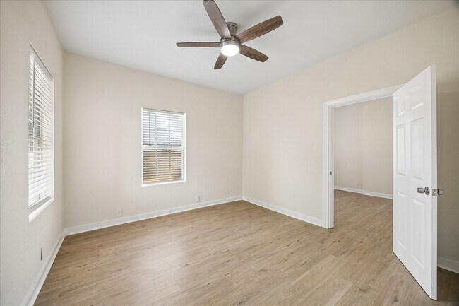 Building Photo - 1109 Hays St