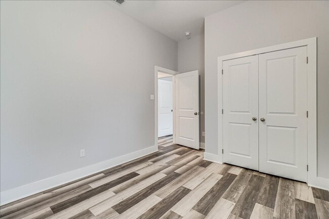 Building Photo - 5017 Moravian Dr