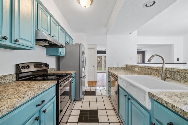 Building Photo - 805 Sabinas Ct