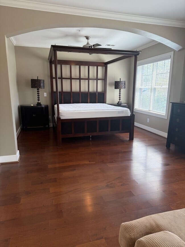 Building Photo - Furnished 1 Bedroom W/ Office in Winstead Commons! Convenient to Lawndale Dr, Battleground Ave, a...