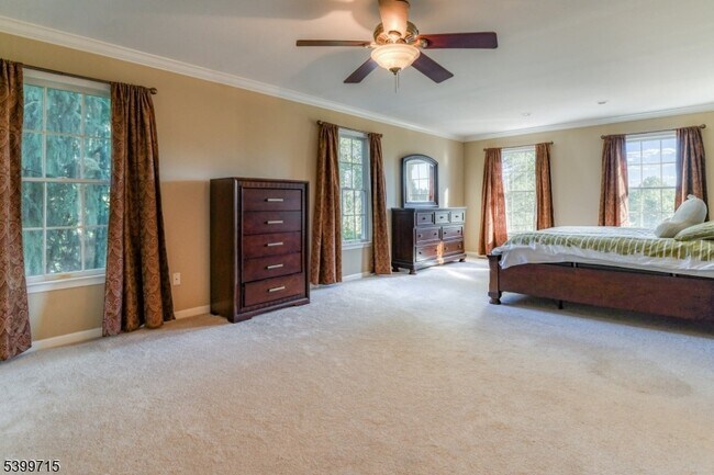 Building Photo - 5 Hidden Valley Way