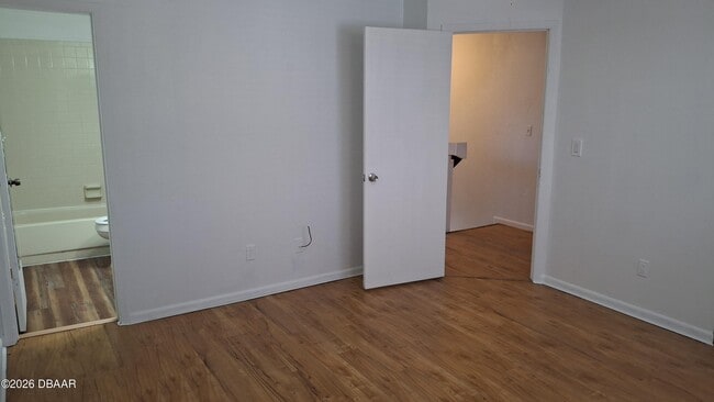 Building Photo - 196 W Sandalwood Ct