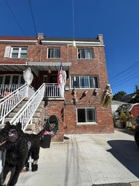 Building Photo - 322 Swinton Ave