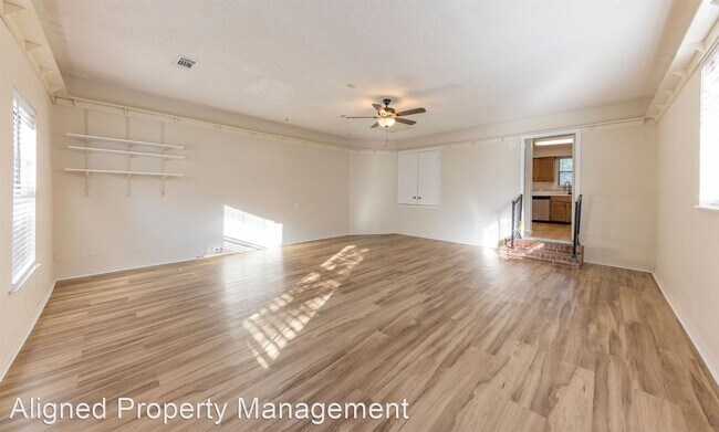 Building Photo - 4 br, 2 bath House - 1715 Calgary Trail