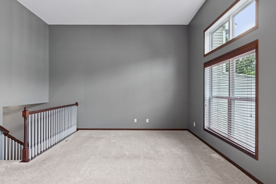 Building Photo - 15424 Foster Dr N