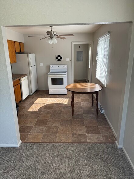 Building Photo - 2522 Brentford Ct
