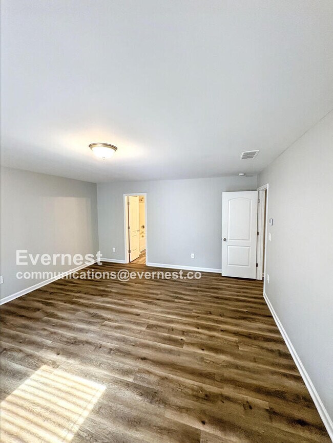 Building Photo - 15 Sloane Ct