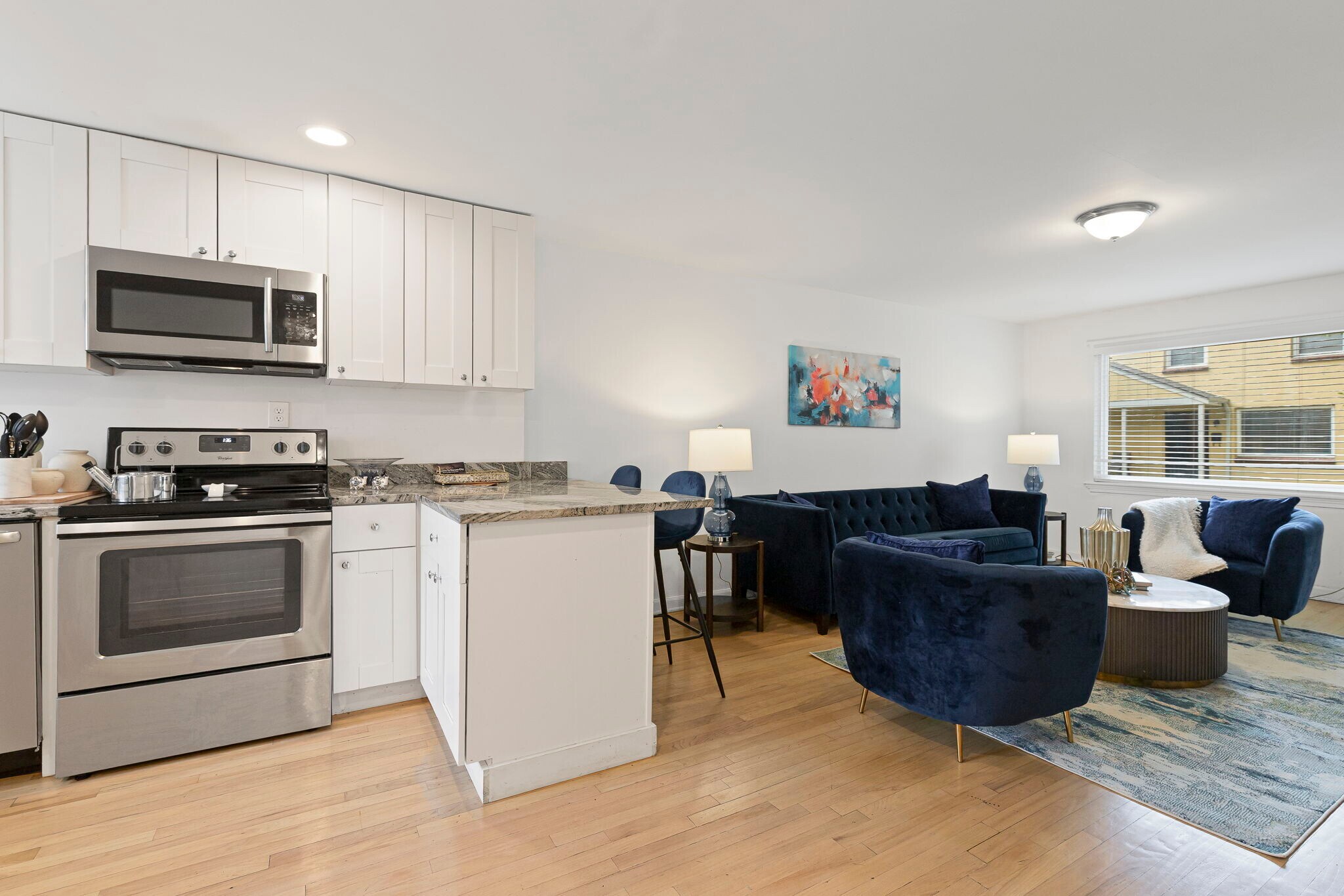 Building Photo - 1003 W 38th St
