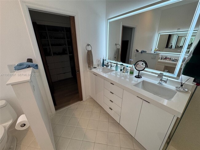 Building Photo - 3911 SW 56th Ct