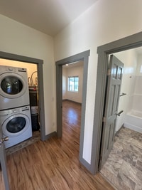 Building Photo - 1017 Pullman St