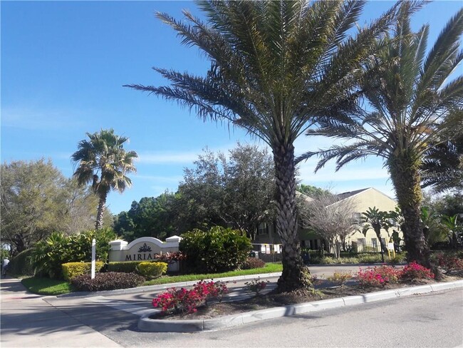 Building Photo - 2041 Dixie Belle Dr