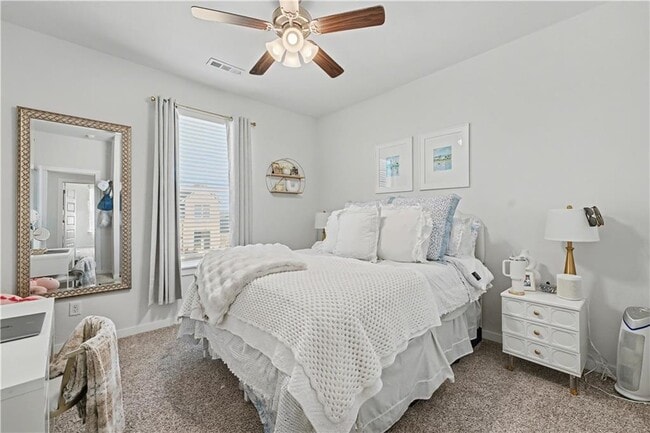 Building Photo - 4885 W Triangle St